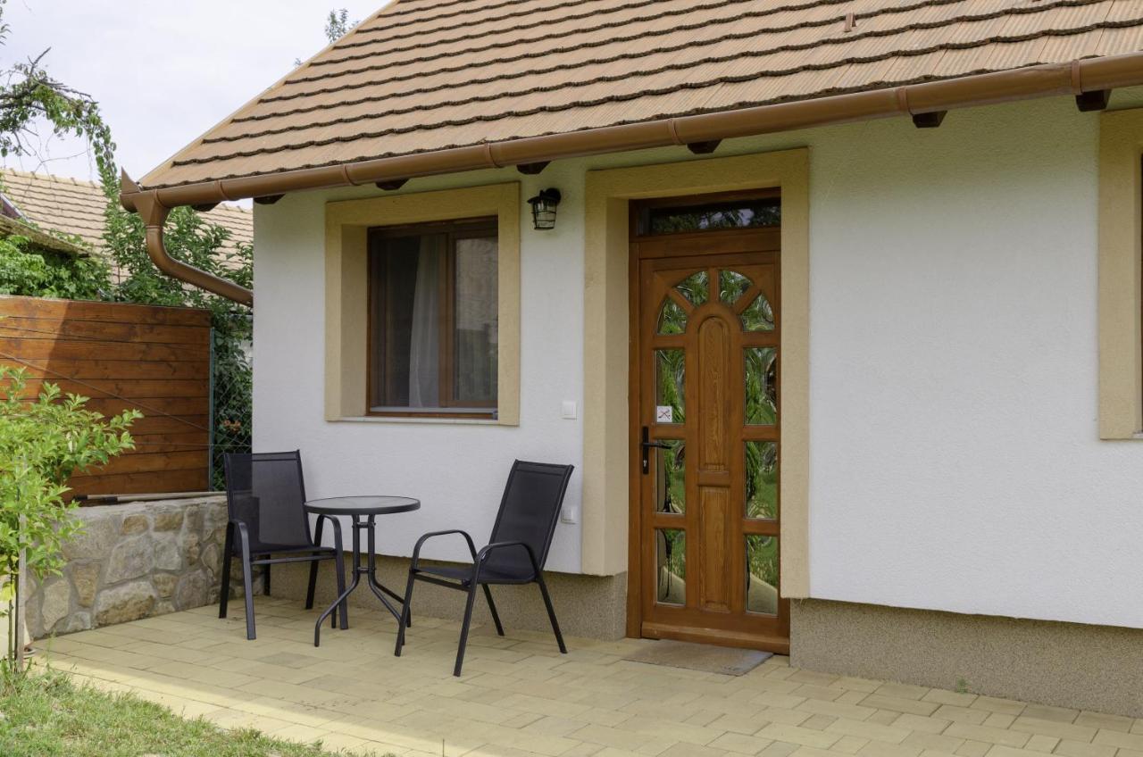 Egrelato Vendeghaz Apartment Балатонакали Екстериор снимка